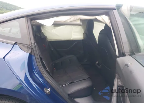 2022 Tesla Model 3 Long Range Dual Motor All-Wheel Drive z USA, uszkodzony, nr VIN 5YJ3E1EB7NF171481